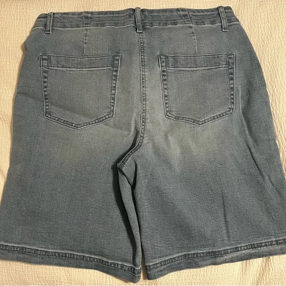 J. Jill Blue Bermuda Shorts Relaxed Fit - Picture 2 of 4